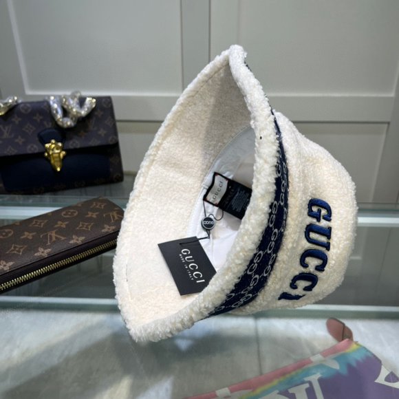 ?✨AUTHENTIC✨?Gucci hat main image 4
